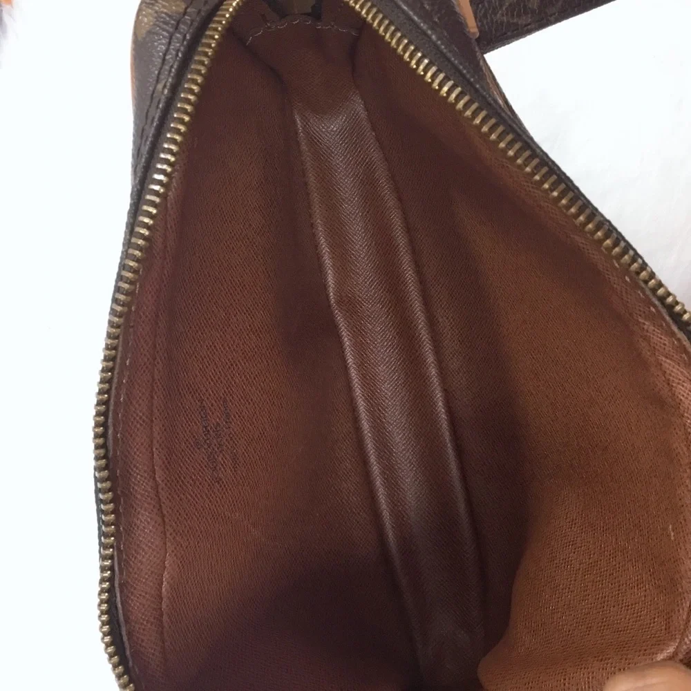 Louis Vuitton Brown Monogram Crossbody Bag - Picture 3 of 8
